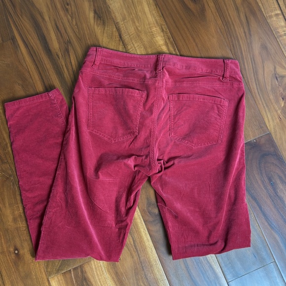 CAbi Style #160 Crimson Corduroy Skinny Pants Size 6, VGUC/EUC - Picture 4 of 5